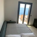 فيلة Theoni أسوس