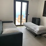 Theoni فيلة *