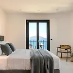 Theoni فيلة *